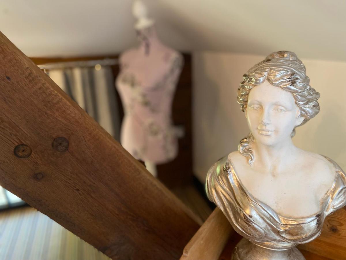 Betsey Trotwood. Historic Stylish 2-Bed Cottage. Blundeston 外观 照片
