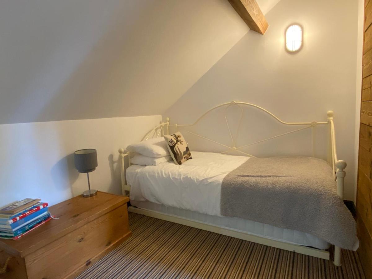 Betsey Trotwood. Historic Stylish 2-Bed Cottage. Blundeston 外观 照片