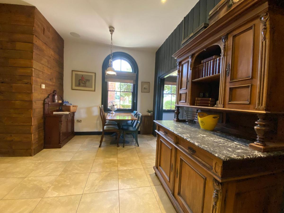 Betsey Trotwood. Historic Stylish 2-Bed Cottage. Blundeston 外观 照片